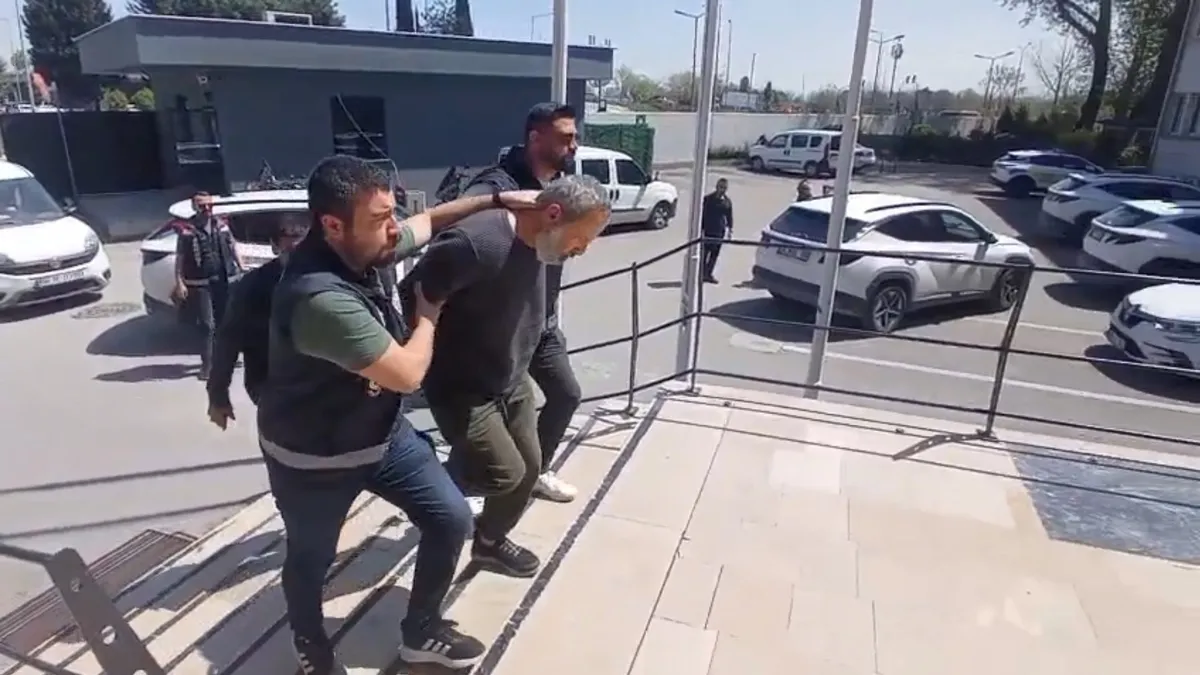 Bursa'da suç makinesi saklandığı adreste yakalandı!