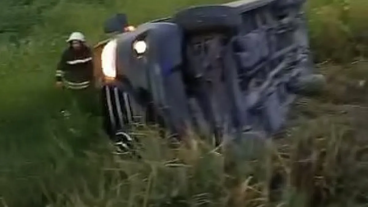 Diyarbakır'da tur minibüsü devrildi; 1'i bebek 7 yaralı