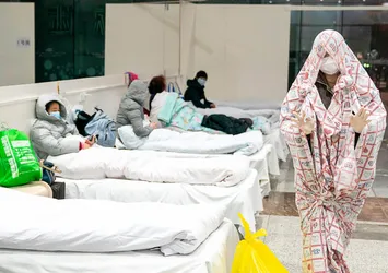 Vuhan'da görevli sağlıkçılardan koronavirüs hakkında şoke eden itiraflar! Dünya bu belgeseli konuşacak
