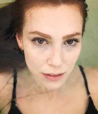 hadise kuaforden makyajsiz halini paylasti gorenler soke oldu iste hadise ve diger unlulerin makyajsiz halleri
