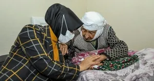 122 yaşındaki Emine nineye ziyaret