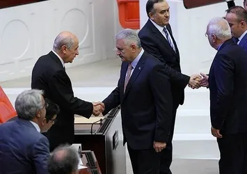 MHP'den FETÖ'ye karşı OHAL'e destek