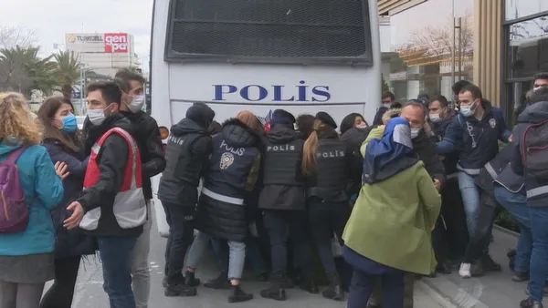 Son dakika: HDP Boğaziçi Üniversitesi olaylarını körüklüyor! Hüda Kaya polise saldırdı - 3