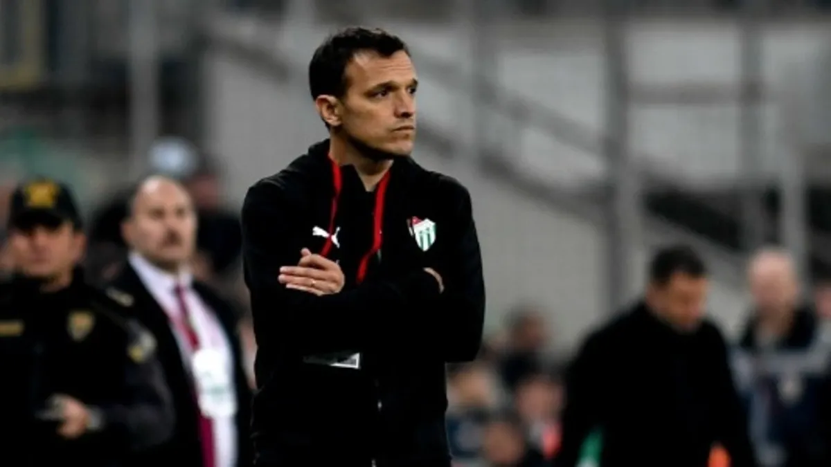 Bursaspor teknik direktör Batalla ile yollarını ayırdı