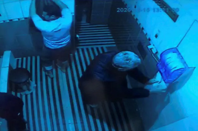 İstanbul’da abdest alma bahanesiyle ceketin cebinden 10 bin lira çaldı - 3