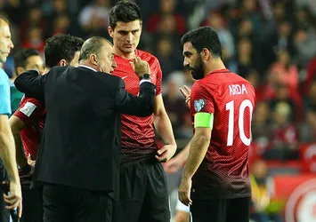 Fatih Terim, Arda Turan'ı kamptan gönderdi