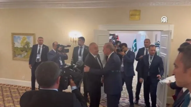 Başkan Erdoğan ve Aliyev’in sıcak sohbeti kameralarda!
