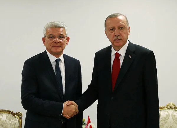 baskan-erdogan-iran-cumhurbaskani-ruhani-ile-gorustu-1626889748997.jpg Başkan Erdoğan'dan diplomasi trafiği! Caferoviç ve İran Cumhurbaşkanı Ruhani ile kritik görüşmeler - 1