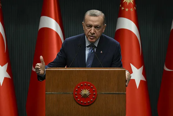 Başkan Erdoğan’dan Kabine toplantısı sonrası flaş açıklamalar! Otoyol ve köprü ücretlerinde 2023 müjdesi! Yeni sosyal konut projesi yolda...