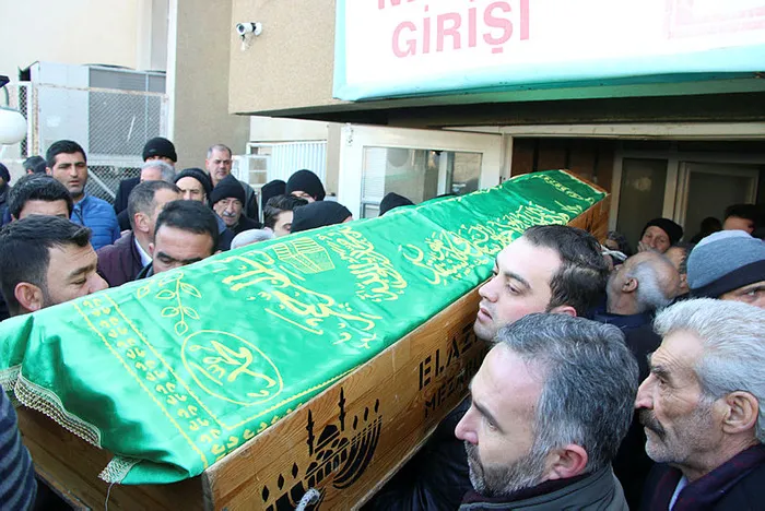 1580123298767.jpg Enkazın altında kalan çocuğun son sözleri yürekleri dağladı - 3