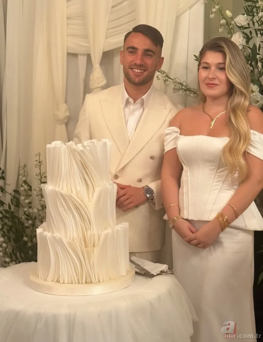 Galatasaray'ın yıldızı Yunus Akgün ellerinde çiçekle! Tuğçe Alaca ile en mutlu günü | İşte nişandan ilk kareler 7