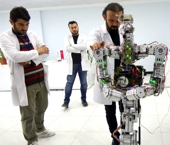 Türkiye’nin ilk insansı robot fabrikası üretimine başladı - 2