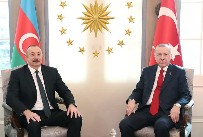 azerbaycan-enerji-bakani-perviz-sahbazov-komsular-ve-avrupa-icin-yeterli-gaz-rezervine-sahibiz-1647101540673.jpg Azerbaycan Enerji Bakanı Perviz Şahbazov: Azerbaycan, Türkiye ve tüm bölge için önemli - 1