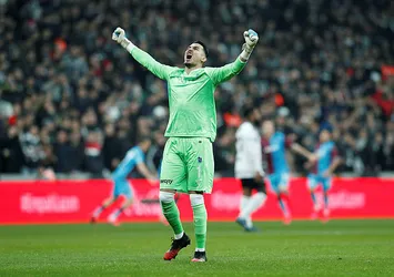 Chelsea ve Liverpool Uğurcan Çakır'ı istiyor!
