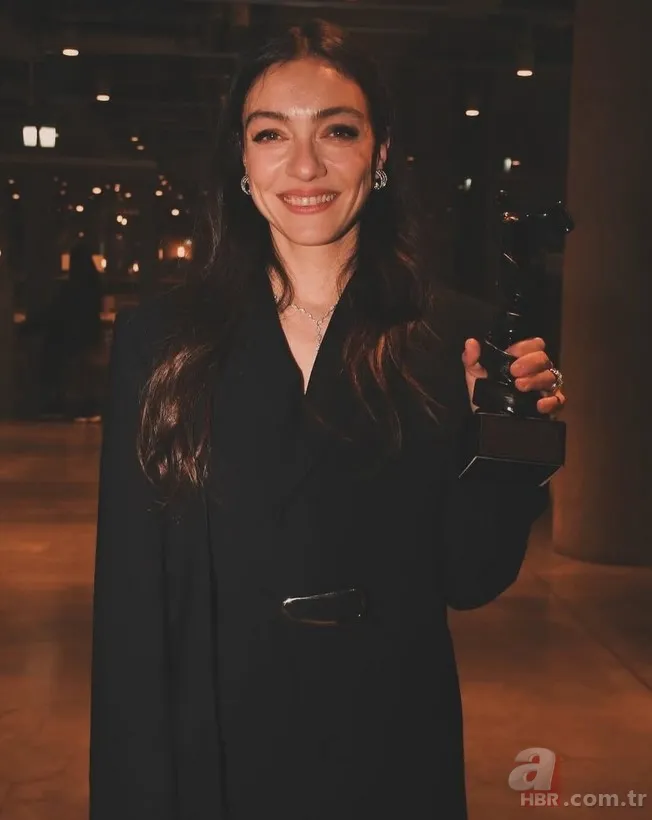 Kral Kaybederse'nin Fadi'si Merve Dizdar yaşıyla gündem oldu! 6