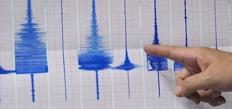 Endonezya'da 5,6 büyüklüğünde deprem