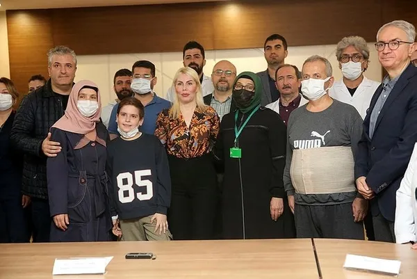dunyada-nadir-yapilan-ameliyat-antalyada-gerceklestirildi-domino-nakille-2-hayat-kurtuldu-1673589142368.jpg