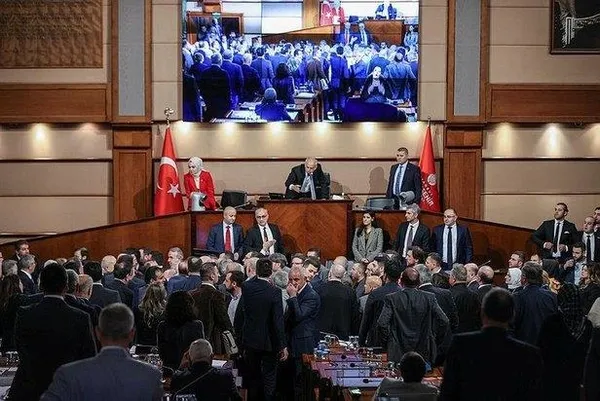 CHP’li İBB Başkanı Ekrem İmamoğlu’ndan yandaşa ihale vatandaşa çile! İETT’nin zararı 7 milyar 185 milyona çıktı