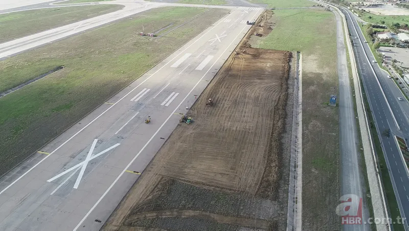 İstanbul'daki salgın hastanelerindeki çalışmalar gece de devam etti! Havadan böyle görüntülendi 13