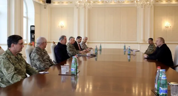 Milli Savunma Bakanı Hulusi Akar İlham Aliyev bir araya geldi