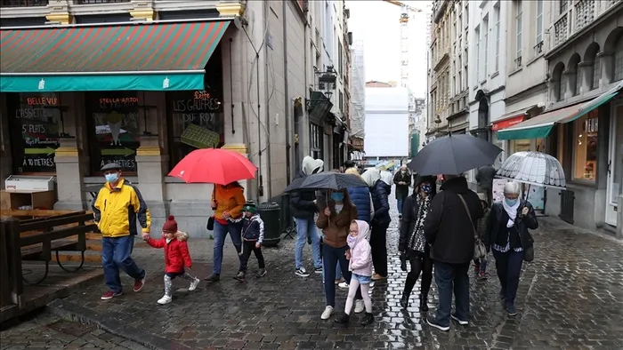 Son dakika: Bir AB ülkesi daha Covid-19 önlemlerini sıkılaştırdı - 1