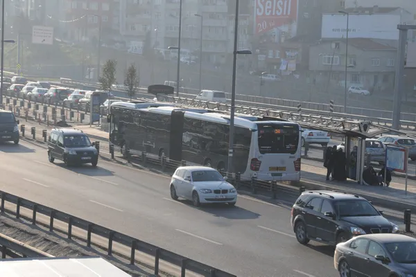 Ekrem İmamoğlu İETT'nin kapılarını öğrencilere kapadı! - 2