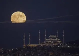 76 yıl sonra gerçekleşti! İşte İstanbul ve Ankara'dan Mavi Dolunay manzaraları