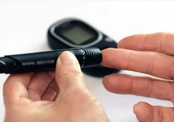 Sıcak havalarda diyabet hastalarına sıvı uyarısı