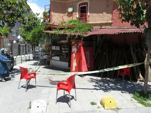 İstanbul’da simit fırınında bir şahıs, işçiyi defalarca bıçakladı - 1