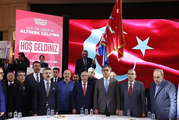 cumhur-ittifakinin-abb-adayi-turgut-altinokyan-yavasa-tepki-askerimizin-polisimizin-kurt-vatandasimizin-katili-1710086804504.jpeg Cumhur İttifakı Ankara adayı Altınok'tan Mansur Yavaş'a salvo: Vatandaşımızın katiline kimse 'Apo Bey' diyemez! - 1