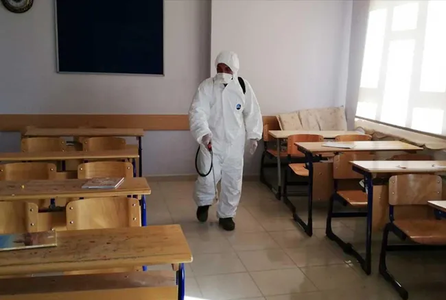 Bilim Kurulu Üyesi Tezer: Okulların açılmasında bayram süreci belirleyici olacak - 2