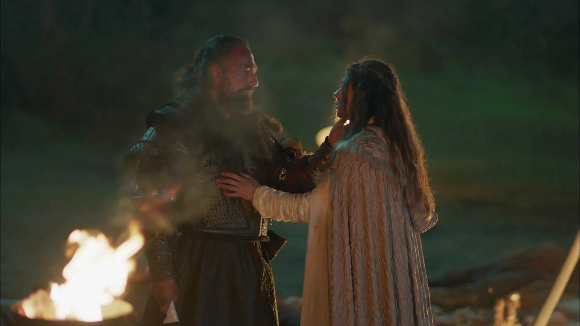 Destan'ın ilk bölümünde bomba sahne: Alpagu Han hesap sordu!