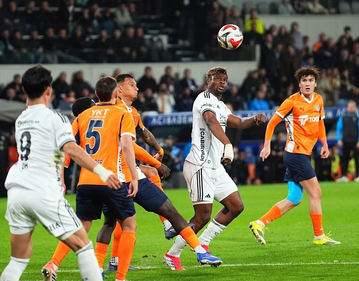 Beşiktaş zirve yarışında kritik virajda: İşte Italiano'nun Başakşehir maçı muhtemel 11'i - 4