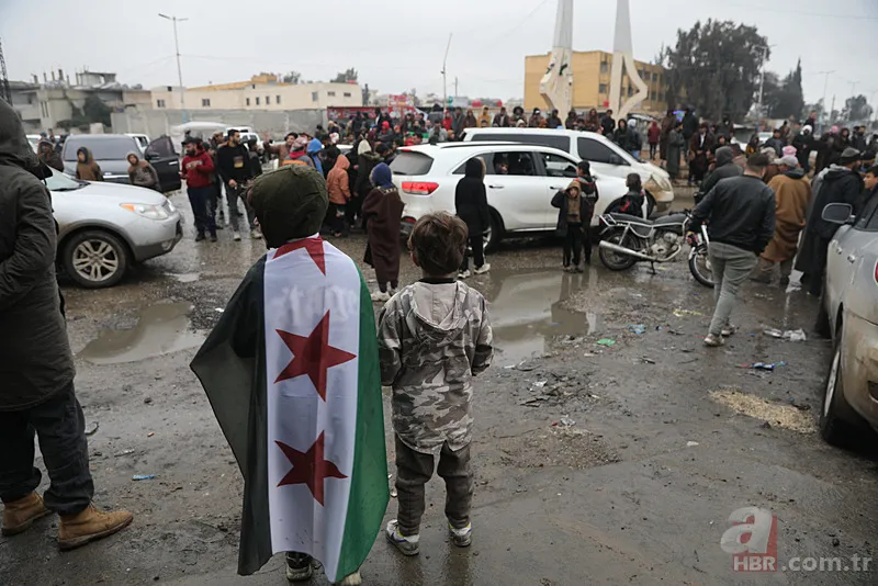 Suriyelilerden temizlik kutlaması! YPG çöktü: Rejim asıl şimdi düştü 4