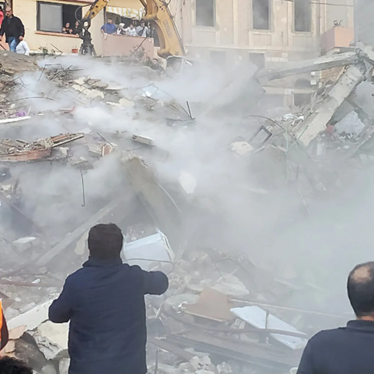 Lübnan'da iki binada çökme! Ölü ve yaralılar var