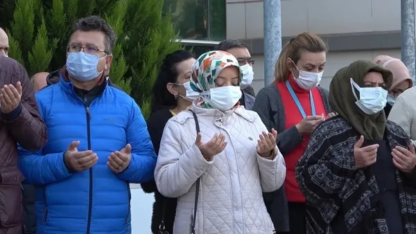 20 yıllık hemşire Covid-19'a yenik düştü! Sakine hemşire gözyaşlarıyla son yolculuğuna uğurlandı - 1