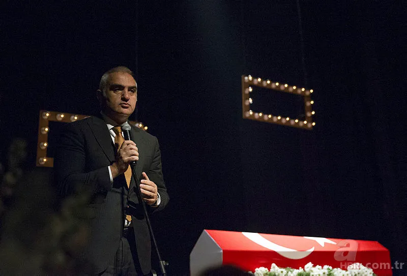 Usta tiyatrocu Yıldız Kenter'e son veda! 13