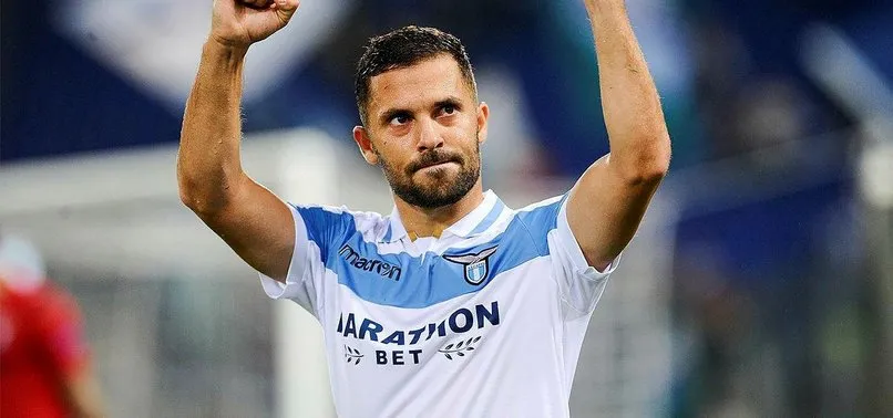 Laziolu Rıza Durmisi: Fenerbahçe ve Comolli benim için kulübümle görüşüyor