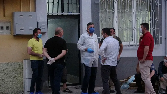 Uşak'ta Almanya'dan 15 gün önce gelen bir kişi evinde ölü bulundu - 4