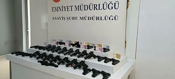1683271409542.jpeg Özel harekattan film gibi operasyon! 1,5 milyon euroluk gaspta flaş detaylar: Pazar arabasıyla taşımışlar - 5