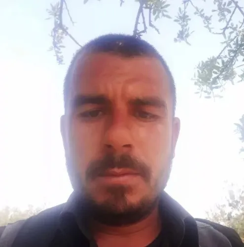 canakkalede-cinnet-getiren-ogul-anne-ile-babasinin-bogazini-keserek-oldurdu-aile-infazinda-carpici-detay-parca-1655101223074.jpg Çanakkale’de cinnet getiren oğul, anne ile babasının boğazını keserek öldürdü! Aile infazında çarpıcı detay: Parçalara ayırmış… - 1