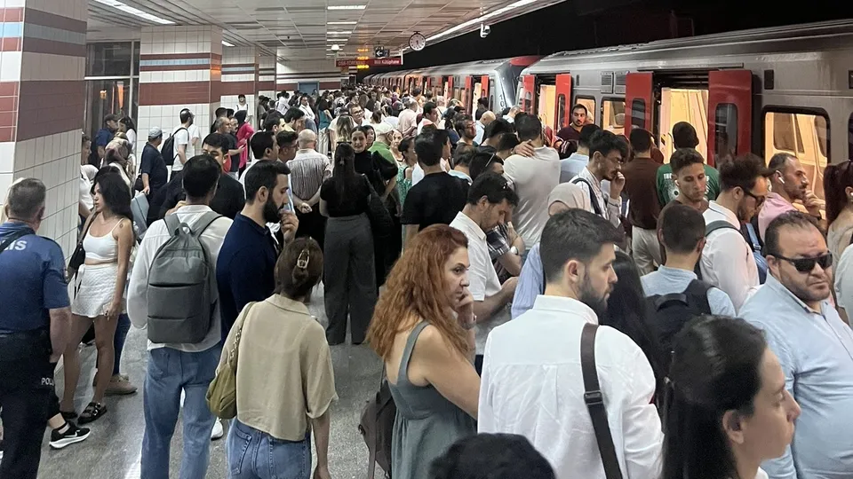 Başkentte metro çilesi!