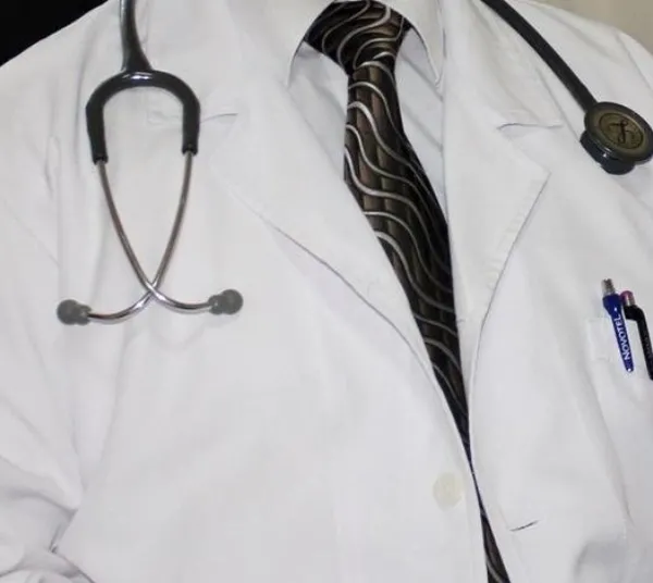 alkollu-olarak-muayene-yapan-doktor-icin-savcilik-harekete-gecti-gorev-arkadasi-ihbar-etti-1670219989657.jpg Alkollü olarak muayene yapan doktor için savcılık harekete geçti! Görev arkadaşı ihbar etti - 1