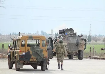 Van'da askeri araca saldırı: 2 yaralı