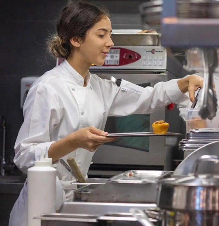 Masterchef’ten elenen Ayyüce Kamit Emir Elidemir’le aşk iddialarına son noktayı koydu