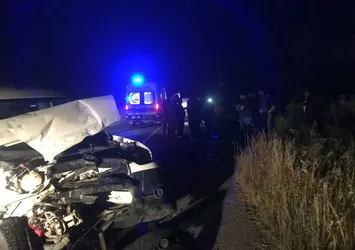 Sakarya’da traktör ile hafif ticari araç çarpıştı: 4 yaralı