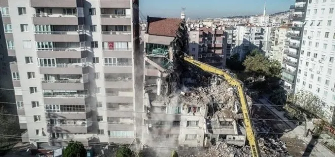 İzmir’deki depremde çöken Yılmaz Erberk Apartmanı’nda market için kolonlar ve duvarlar kırılmış