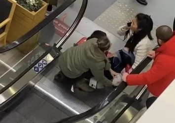 Filipin'den geldi İstanbul'da dehşeti yaşadı! AVM'de parmakları koptu: O anların görüntüsü ortaya çıktı