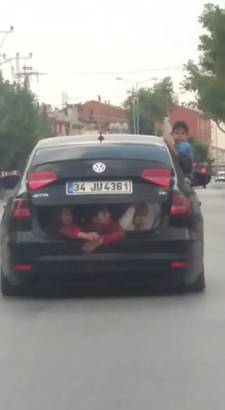 1627047595330.jpg Konya'da tehlikeli yolculuk! Yürekleri ağza getirdi - 2