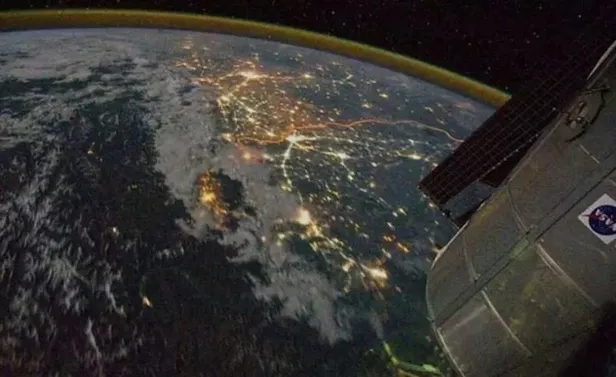 Sınır kafenin ortasından geçiyor! Görenleri hayrete düşüren dünyanın en ilgin ülke sınırları - 13